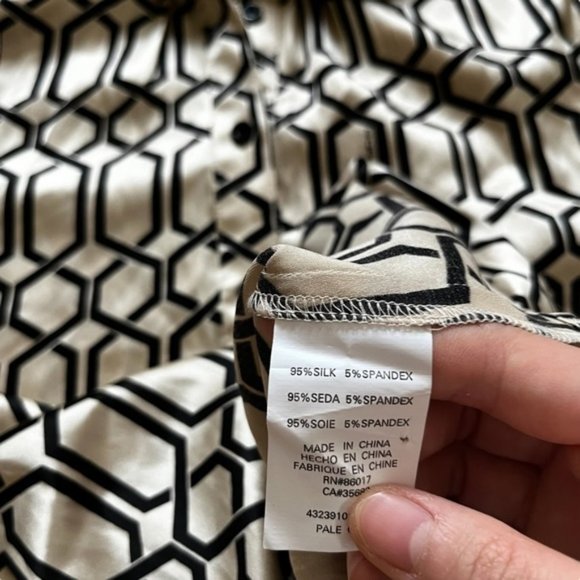 Bebe Blouse Size Small - Picture 5 of 8